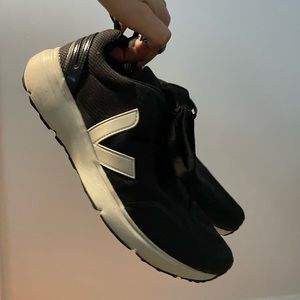 Veja Condor Low Top Sneakers